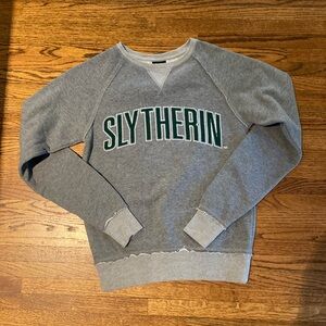 UNIVERSAL Studio Harry Potter sweatshirt “ Slytherin” adult size XS